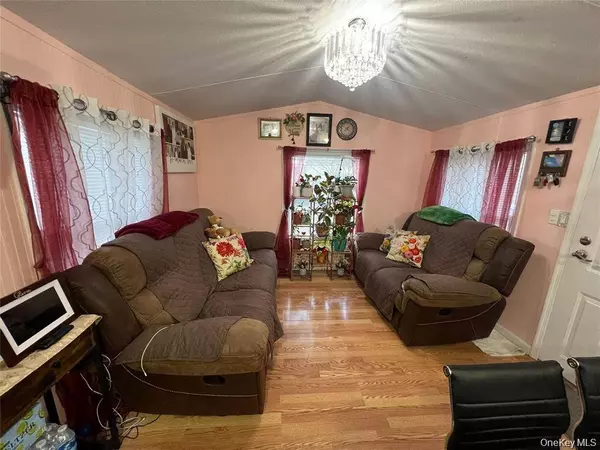 2 Mazies LN #3, New Windsor, NY 12553