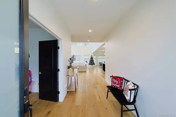 26 Wildwood DR, Rock Tavern, NY 12575