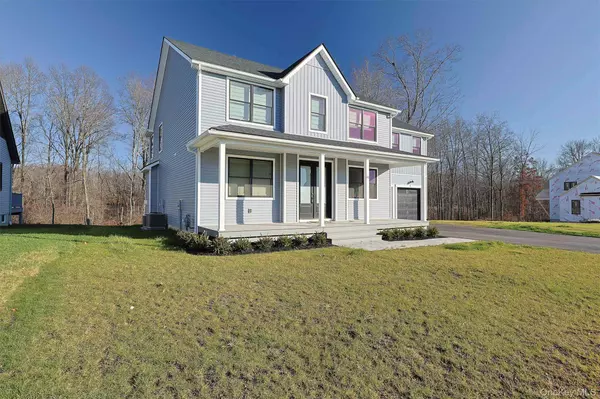 26 Wildwood DR, Rock Tavern, NY 12575