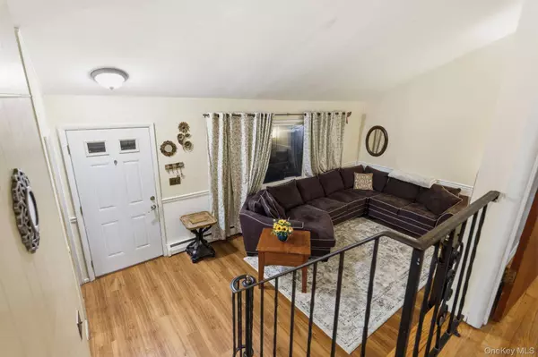 6 Liss RD, Wappingers Falls, NY 12590