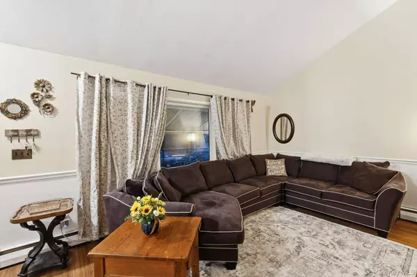 6 Liss RD, Wappingers Falls, NY 12590