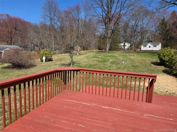 140 Chestnut Ridge RD, Mahopac, NY 10541