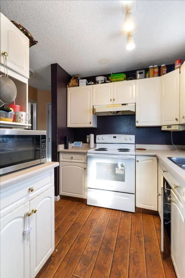 9109 112 AVE, Grande Prairie, AB T8X 1K5