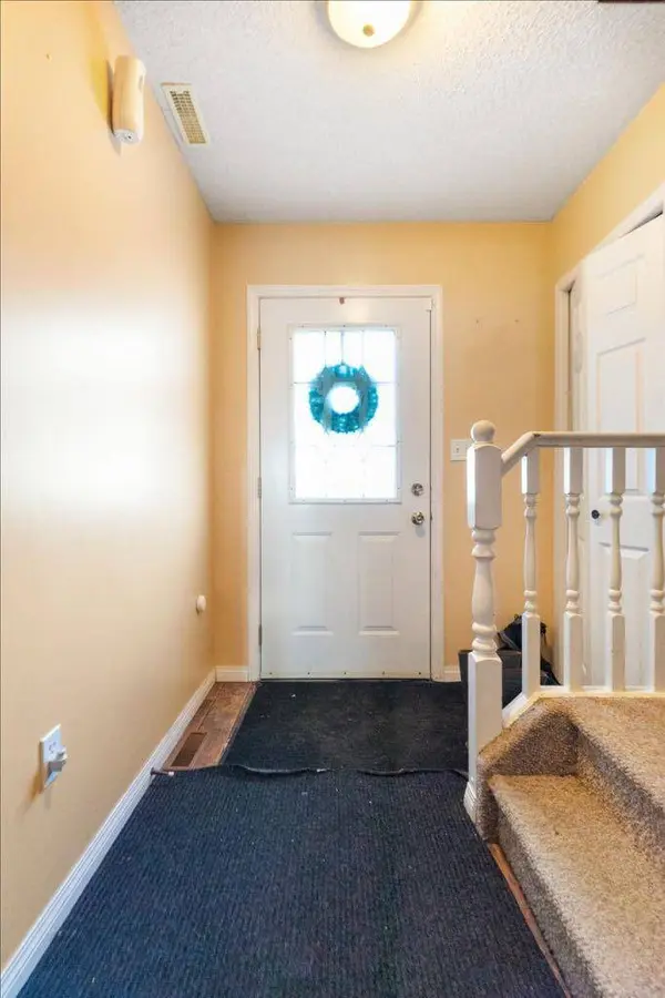 9109 112 AVE, Grande Prairie, AB T8X 1K5