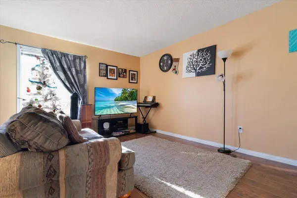9109 112 AVE, Grande Prairie, AB T8X 1K5
