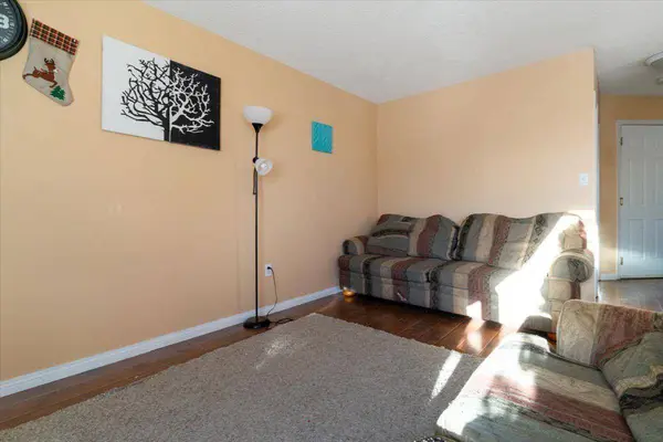 9109 112 AVE, Grande Prairie, AB T8X 1K5