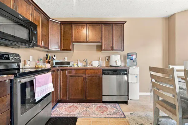10150 121 AVE #209, Grande Prairie, AB T8V 8H2