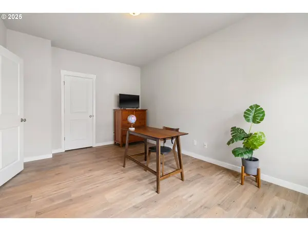17346 SE CROSSROADS AVE, Happy Valley, OR 97086