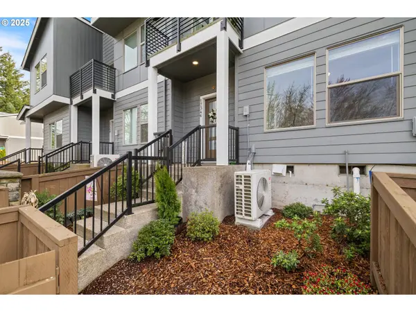 17346 SE CROSSROADS AVE, Happy Valley, OR 97086