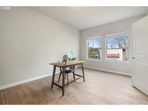 17346 SE CROSSROADS AVE, Happy Valley, OR 97086