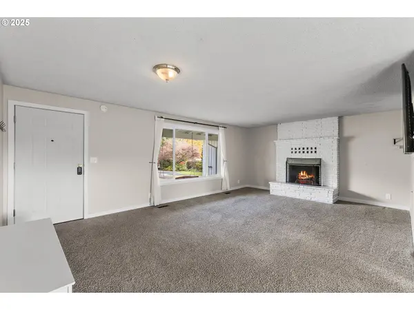 745 HARPER LN, St Helens, OR 97051
