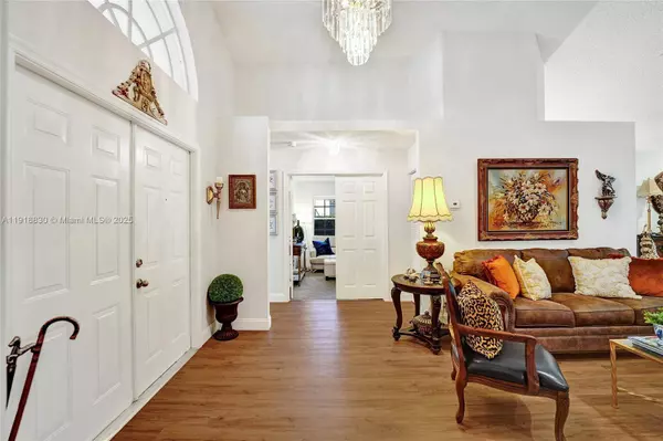 2019 Cove Ln, Weston, FL 33326