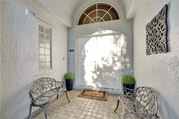 2019 Cove Ln, Weston, FL 33326