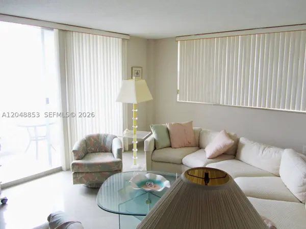 1833 S Ocean Dr #911, Hallandale Beach, FL 33009