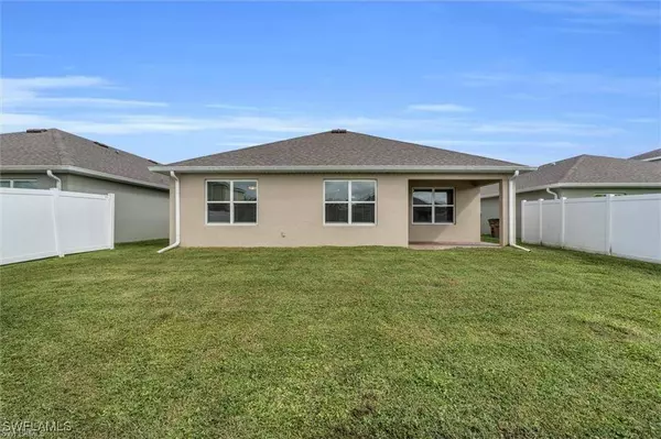 3304 Acapulco CIR, Cape Coral, FL 33909