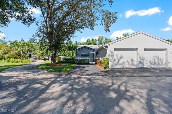 4762 Blackberry DR, Fort Myers, FL 33905