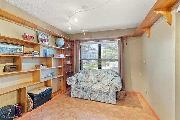 4762 Blackberry DR, Fort Myers, FL 33905