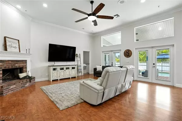 16300 Forest Mist CT, Alva, FL 33920