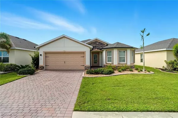 3164 Estancia LN, Cape Coral, FL 33909