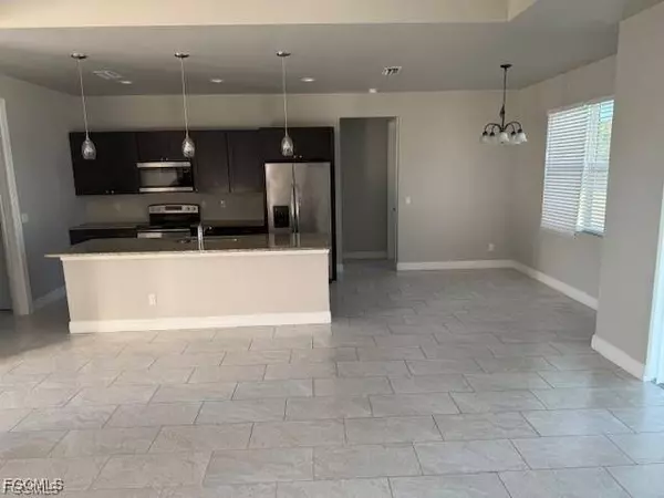 932 NW 5th AVE, Cape Coral, FL 33993