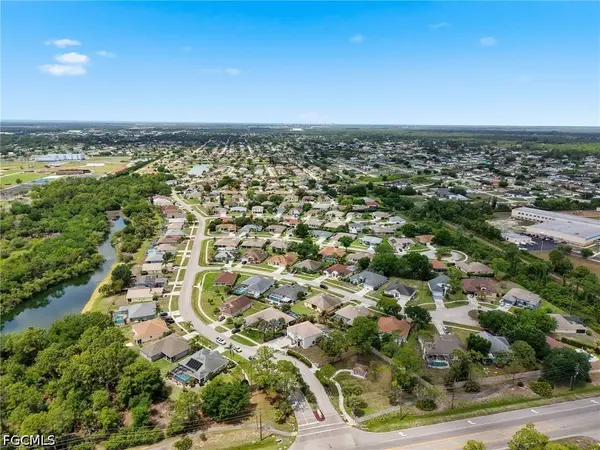 1529 Junior CT, Lehigh Acres, FL 33971