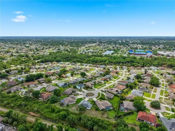 1529 Junior CT, Lehigh Acres, FL 33971
