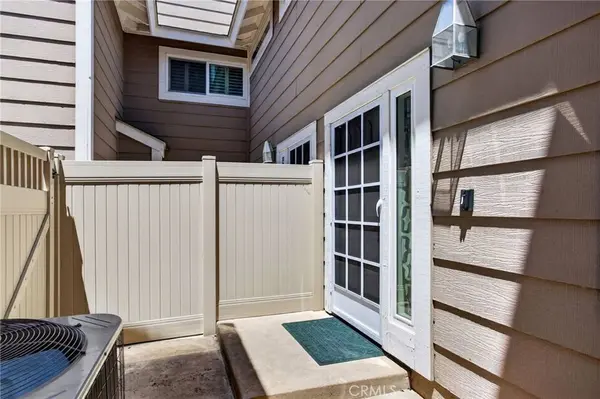 5041 E Almond AVE E #5, Orange, CA 92869