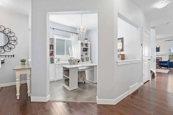 64 Drake Landing CRES, Okotoks, AB T1S0E6