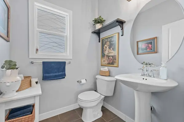 64 Drake Landing CRES, Okotoks, AB T1S0E6