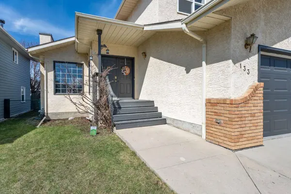 133 Carr CRES, Okotoks, AB T1S 1E5