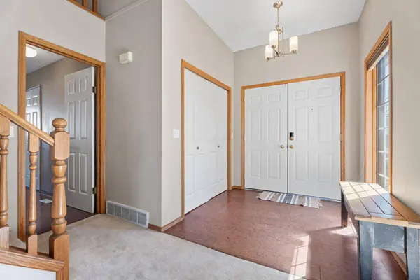 133 Carr CRES, Okotoks, AB T1S 1E5