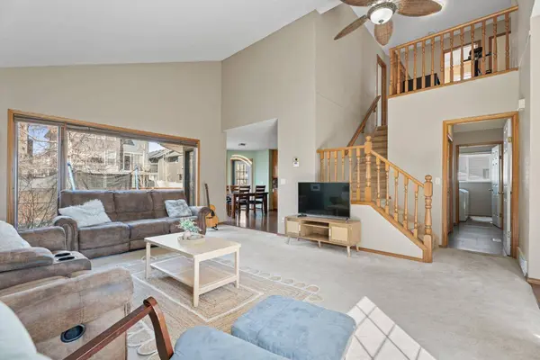 133 Carr CRES, Okotoks, AB T1S 1E5