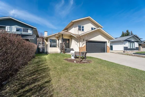 133 Carr CRES, Okotoks, AB T1S 1E5