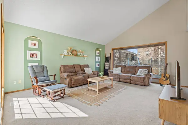 133 Carr CRES, Okotoks, AB T1S 1E5