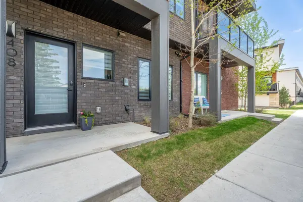 408 Greenbriar Common NW, Calgary, AB T3B 6J3