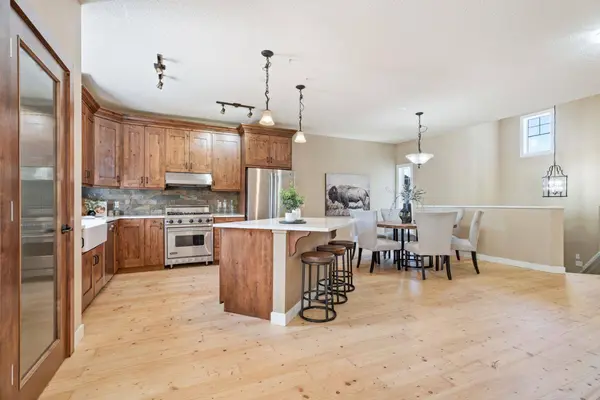 135 Drake Landing VW, Okotoks, AB T1S 0A1