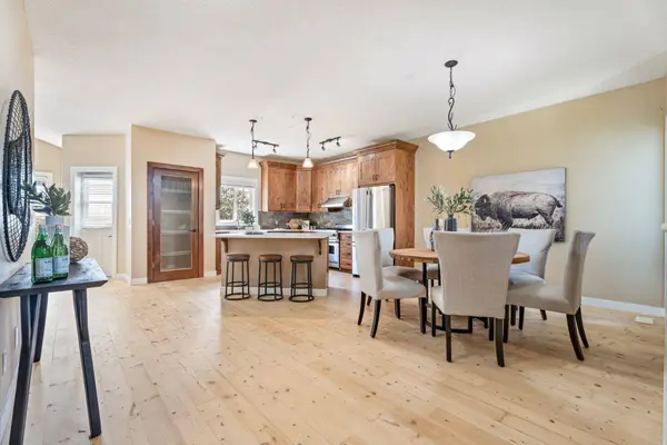 135 Drake Landing VW, Okotoks, AB T1S 0A1