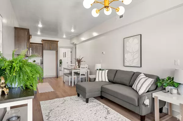 931 N HARBOR VILLAGE DR E #202, Garden City, UT 84028