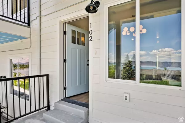 947 N HARBOR VILLAGE DR E #201, Garden City, UT 84028