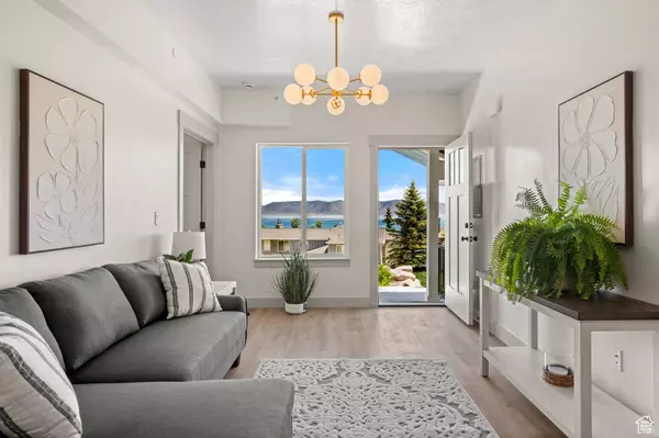 947 N HARBOR VILLAGE DR E #201, Garden City, UT 84028