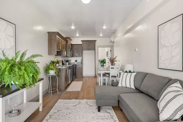 931 N HARBOR VILLAGE DR E #202, Garden City, UT 84028