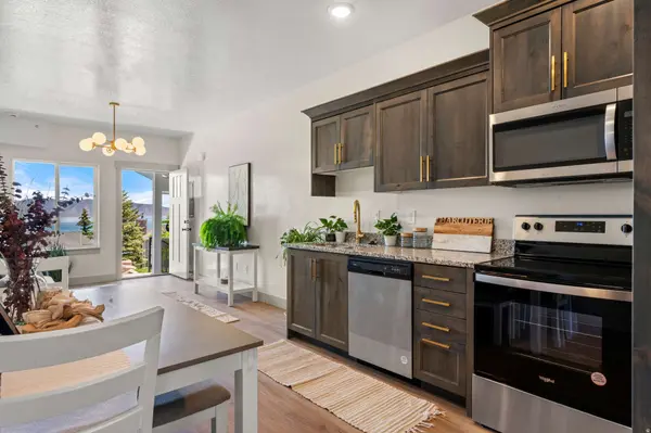 939 N HARBOR VILLAGE DR E #104, Garden City, UT 84028