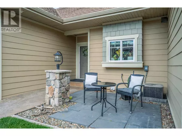 690 Lequime RD #106, Kelowna, BC V1W5B8