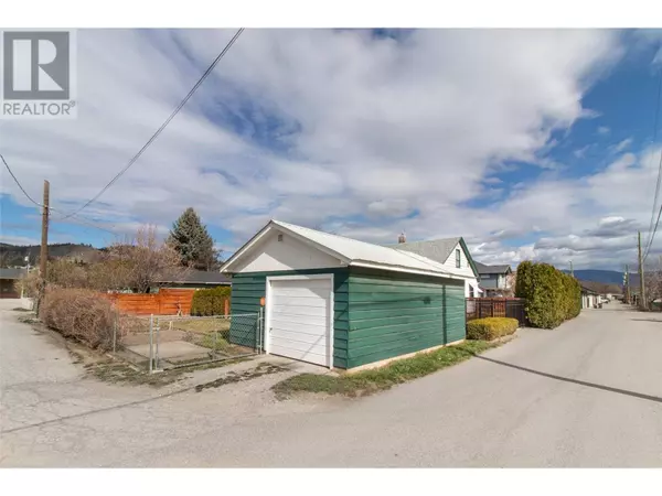 1408 Graham Street, Kelowna, BC V1Y3A8