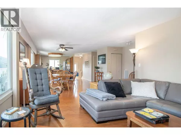 6335 Topham Place, Peachland, BC V0H1X0