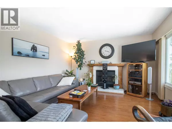 6335 Topham Place, Peachland, BC V0H1X0