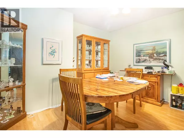 1209 Brookside AVE #2, Kelowna, BC V1Y5T5