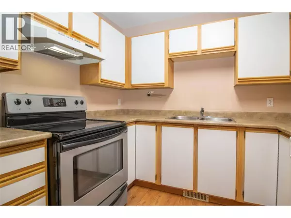 130 Dundas RD #3, Kelowna, BC V1X7H2