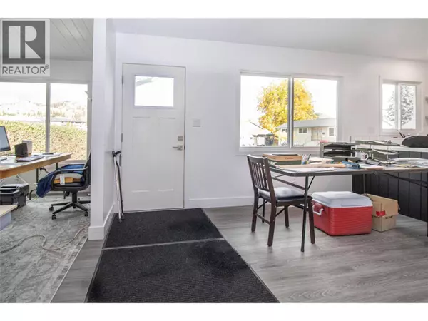 1352 Alder Court, Kelowna, BC V1Y3P9