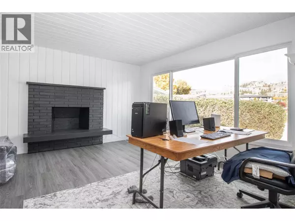 1352 Alder Court, Kelowna, BC V1Y3P9